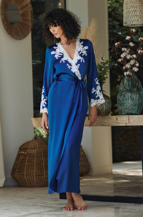 Poupée en porcelaine vintage, robe bleu marine avec parapluie, 16 de haut avec support - France Poupée en porcelaine vintage, robe bleu marine avec parapluie, 16 de haut avec support - France