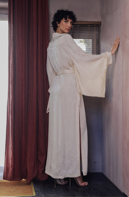 Kimono long Béatrice en satin jacquard crème | Marjolaine lingerie