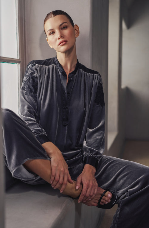 Pyjama Bruna en velours et dentelle grise | Marjolaine lingerie