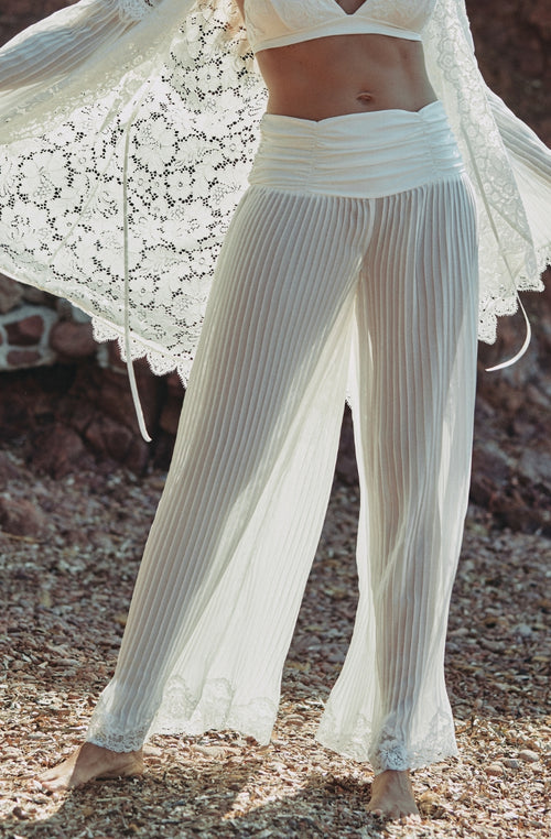 Weite Hose Céleste aus plissierter Chiffon und weißer Spitze | Marjolaine Dessous