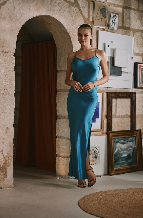 Désirée blue silk backless long nightgown | Marjolaine Lingerie