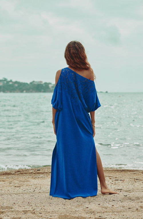 Robe longue bleue à épaule dénudée Céleste en molleton de coton et dentelle - Marjolaine - 3