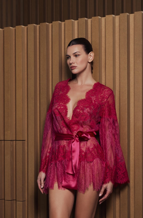 Kurzer Kimono aus rosa Spitze, Modell Brooke | Marjolaine Dessous