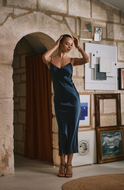 Dahlia midnight blue long silk nightgown | Marjolaine Lingerie
