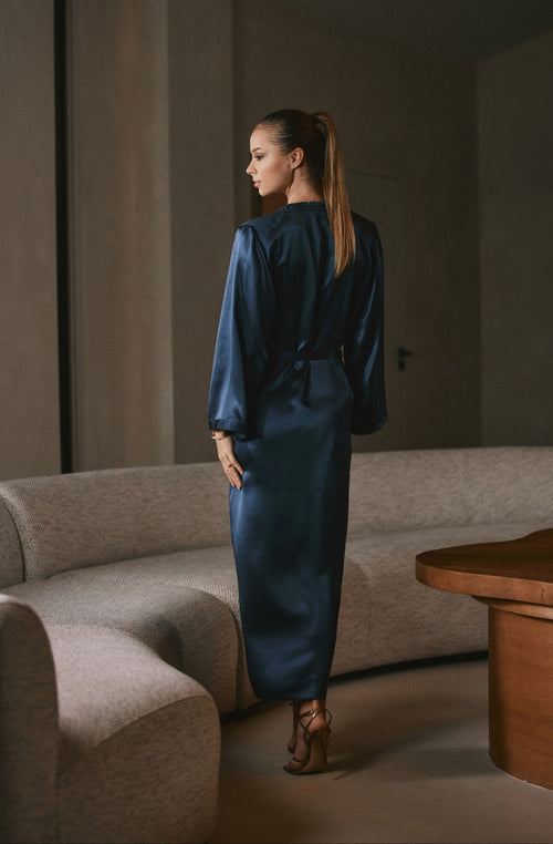 Dahlia midnight blue long silk robe | Marjolaine Lingerie