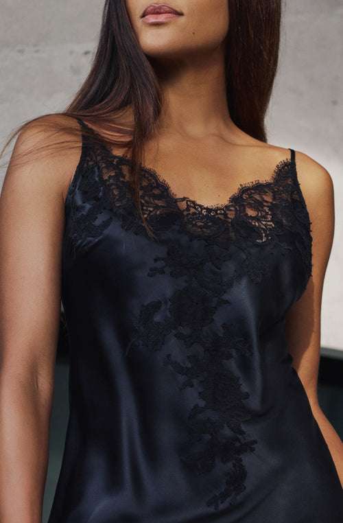 Combinette Bénédicte en soie et au décolleté brodé de dentelle noire - Marjolaine - 3