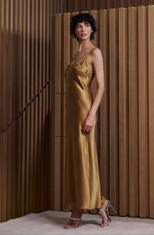 Bénédicte long silk nightie with a neckline trimmed with hazelnut lace | Marjolaine lingerie