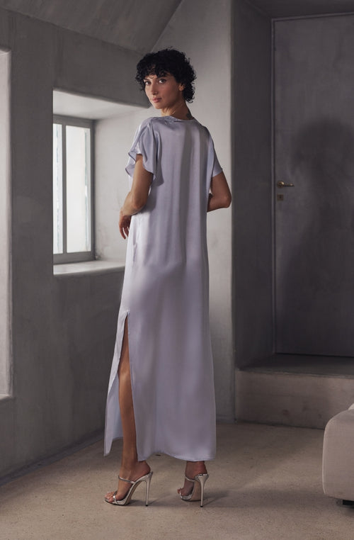 Chemise de nuit longue Branda en satin et dentelle bleue acier | Marjolaine lingerie