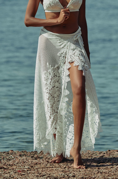 Céleste long pareo in white mesh and lace | Marjolaine lingerie