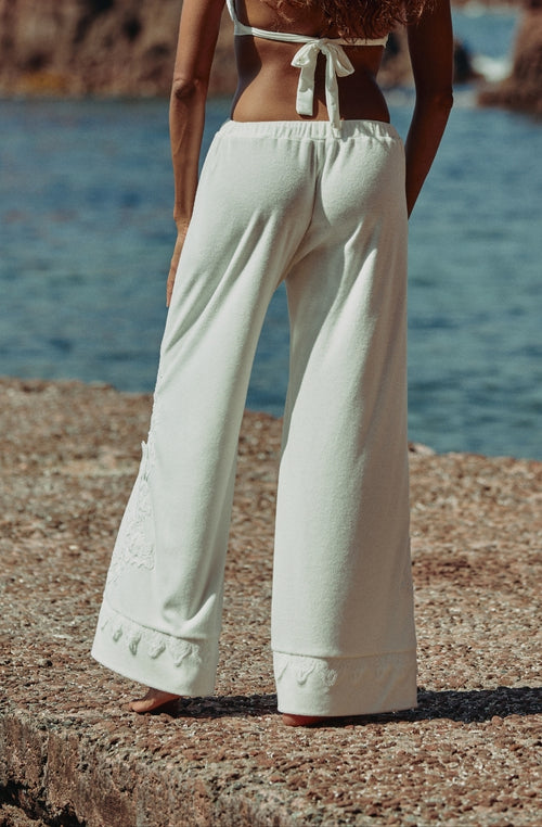 Céleste-Hose aus weißem Baumwollfleece mit Stickereien | Marjolaine Dessous