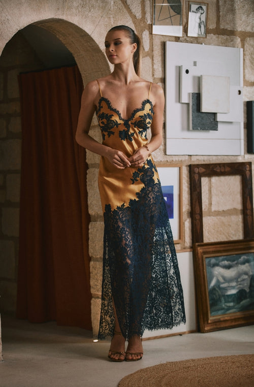 Sophisticated Dahlia long nightie in gold silk and midnight lace - Marjolaine - 4