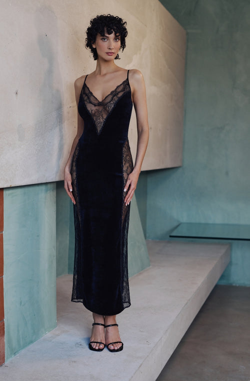 Robe nuisette longue sexy en velours et dentelle Billie | Marjolaine lingerie