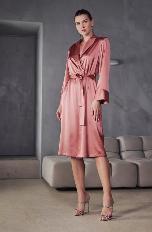 Déshabillé longueur midi Bonnie en satin rose | Marjolaine lingerie