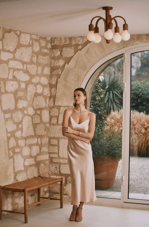 Long nightie in beige silk | Marjolaine lingerie