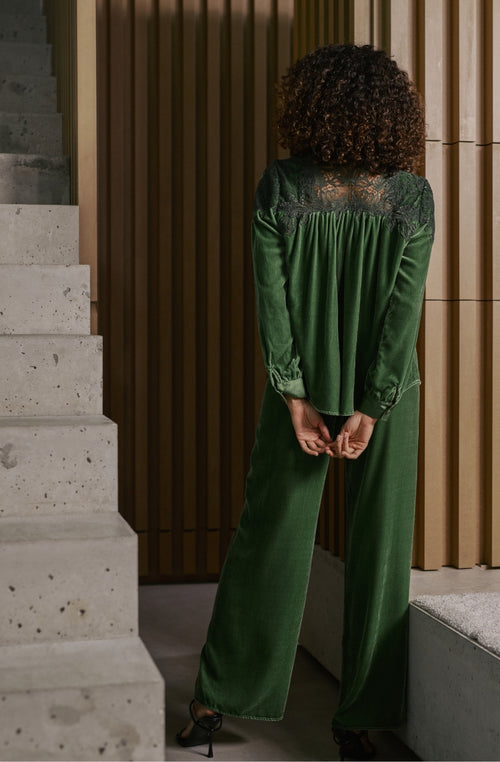 Pyjama Bruna en velours et dentelle verte | Marjolaine lingerie