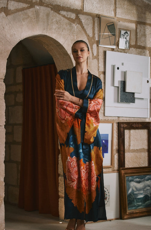 Long silk kimono with Dahlia floral print | Marjolaine Lingerie